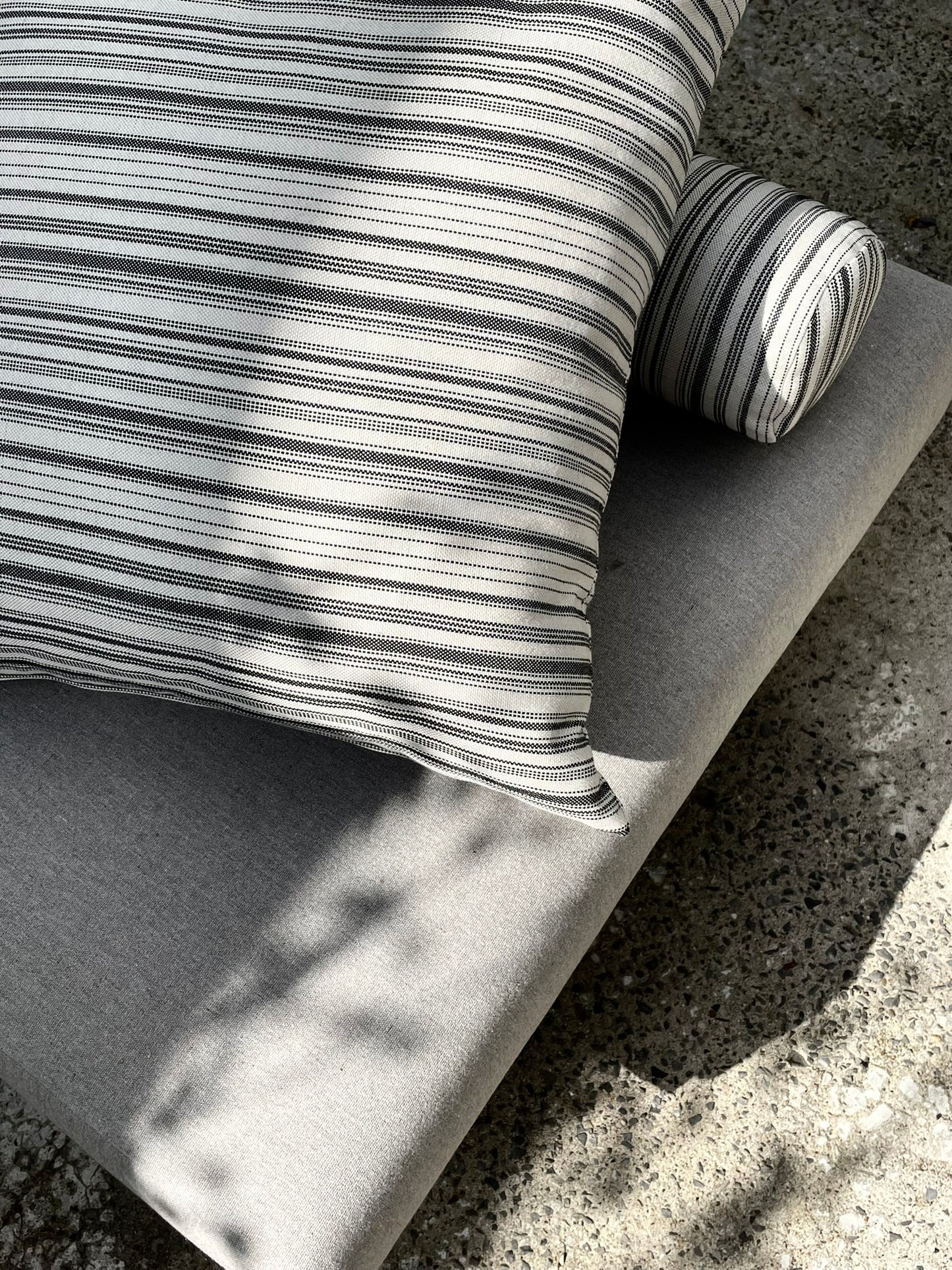 Rolkussentjes grey stripe